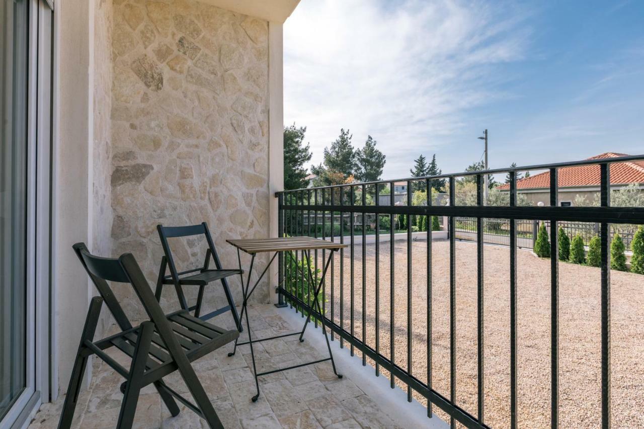 Hedon-Stone Apartment Starigrad Paklenica Exterior photo