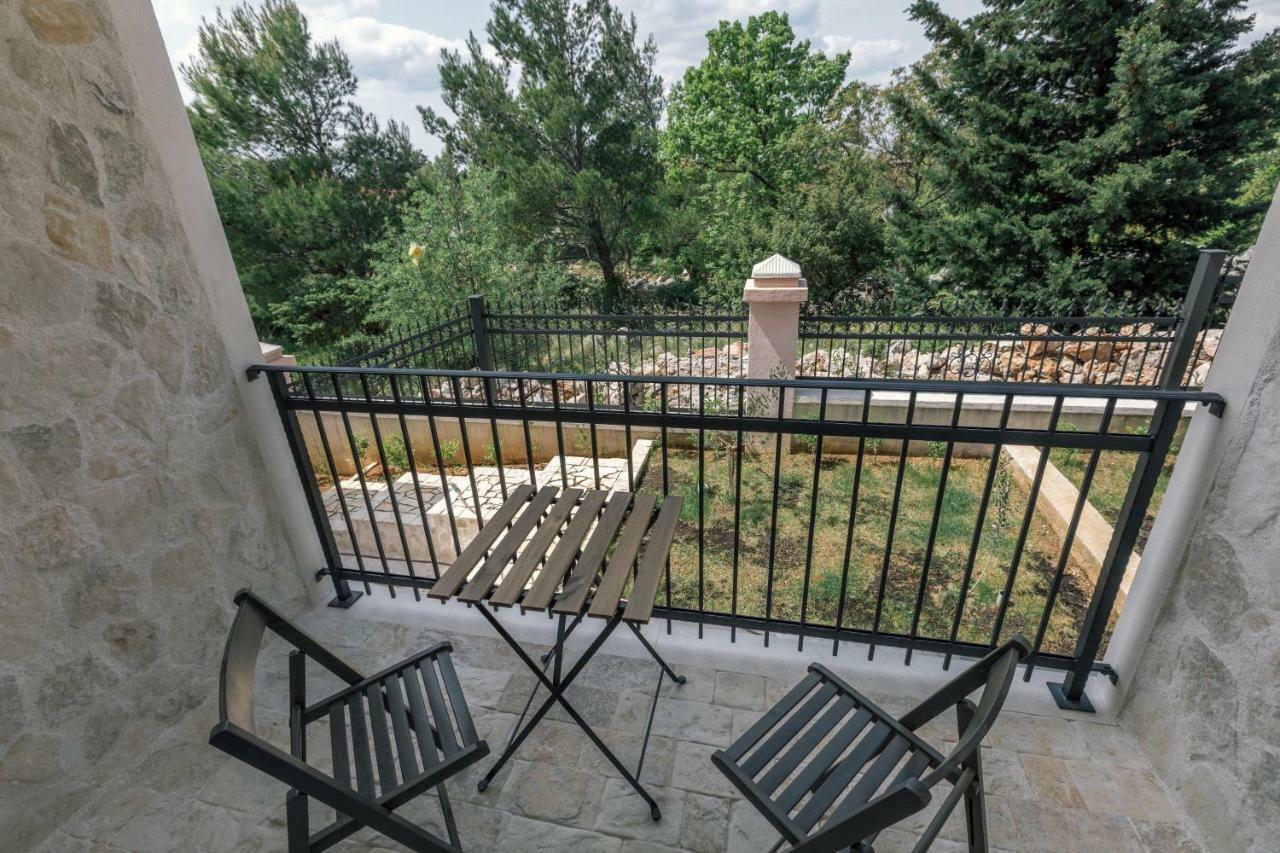 Hedon-Stone Apartment Starigrad Paklenica Exterior photo