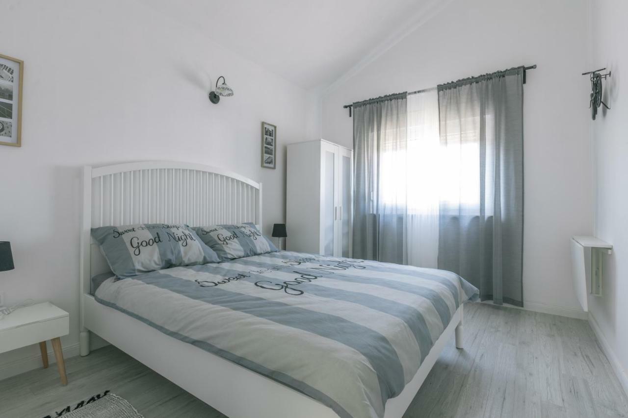 Hedon-Stone Apartment Starigrad Paklenica Exterior photo