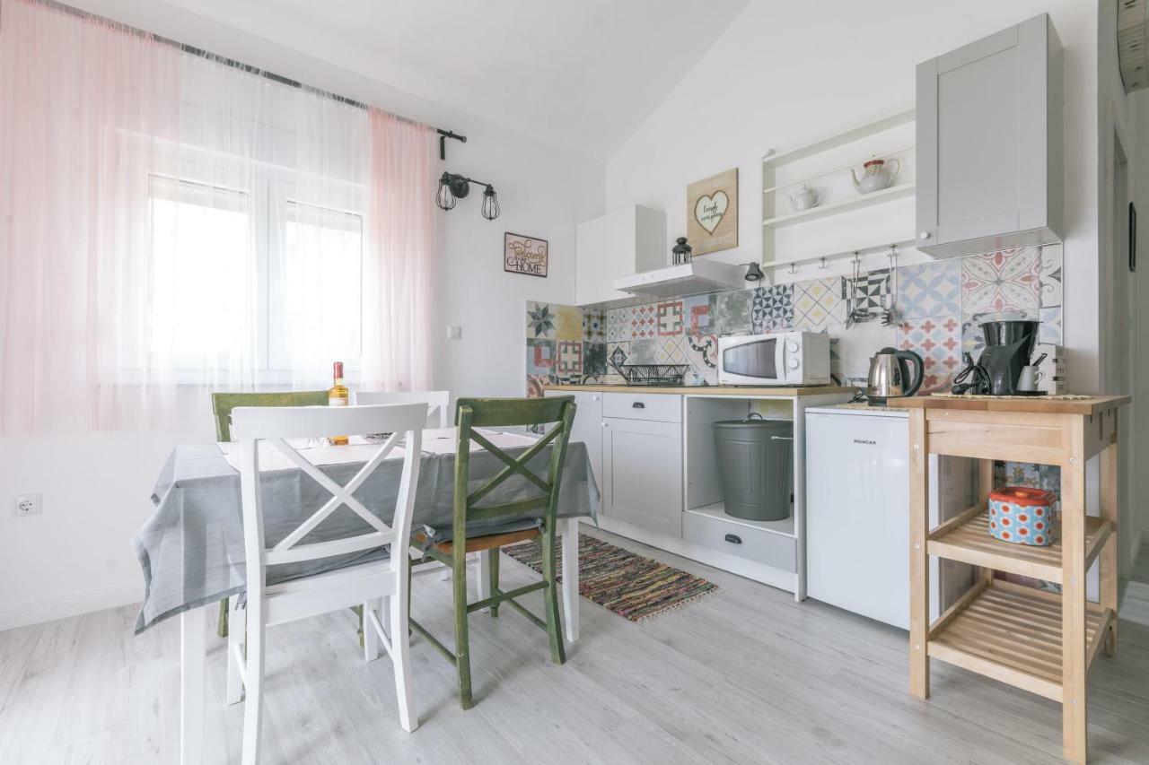 Hedon-Stone Apartment Starigrad Paklenica Exterior photo