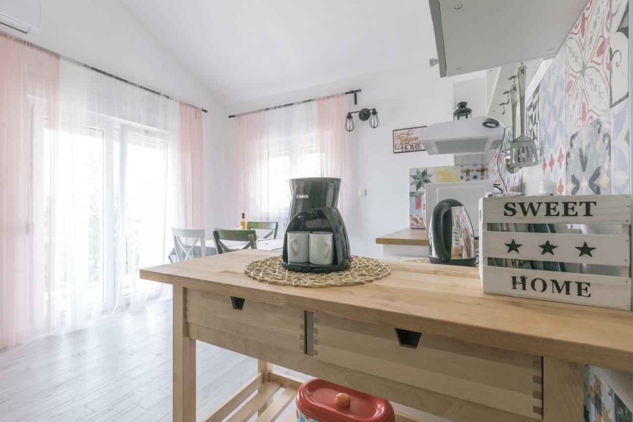 Hedon-Stone Apartment Starigrad Paklenica Exterior photo